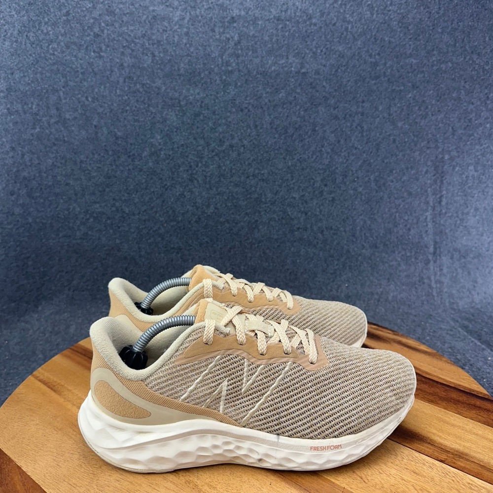 New Balance Fresh Foam Arishi V4 Shoes Womens 8 Beige Running Sneakers WARISAD4